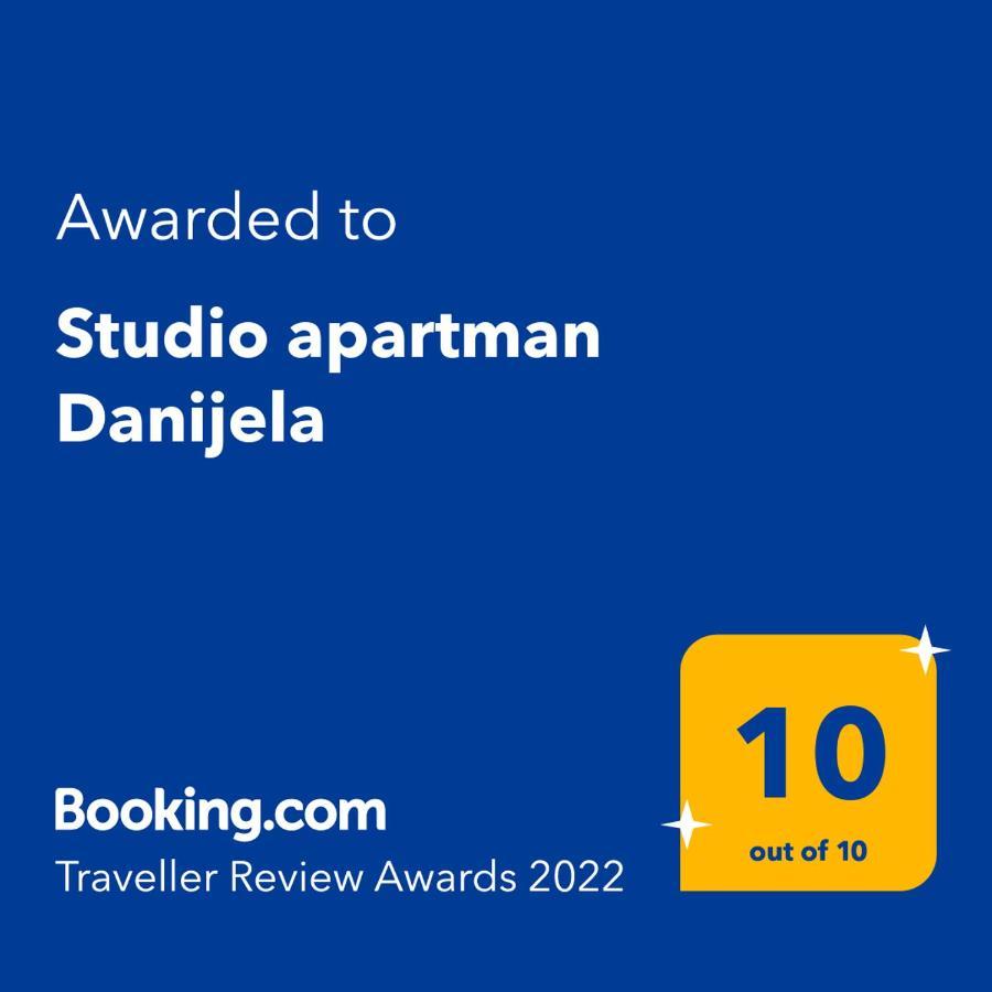 Studio Apartman Danijela พูลา ภายนอก รูปภาพ